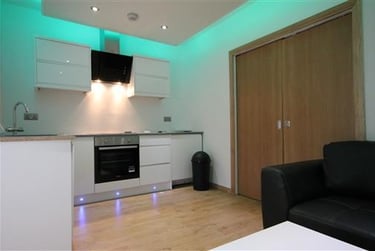 2 bed flat, Falconars Court, Newcastle Upon Tyne, Newcastle, NE15AS - Image 1